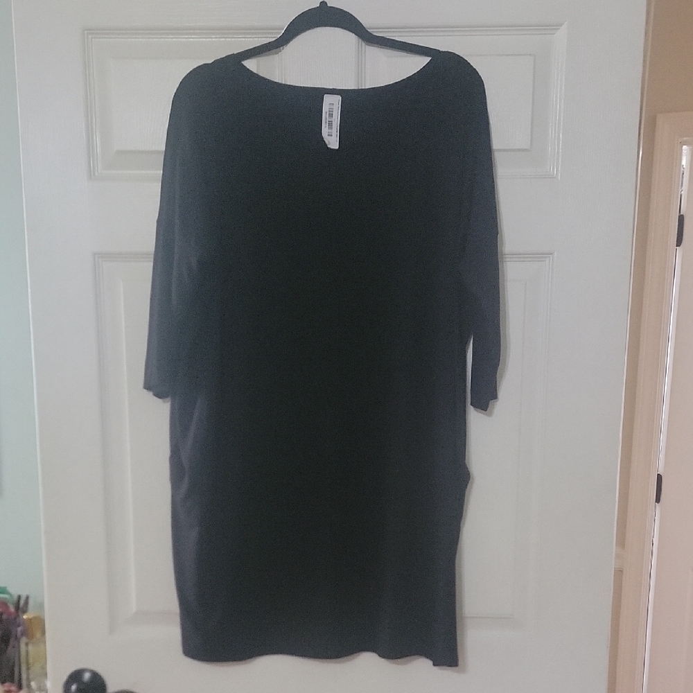 Zenana Outfitters Black Tunic Dress with Three-Quarter Sleeves